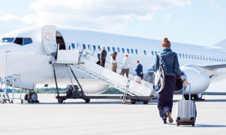 Kenaikan Harga Tiket Pesawat Jelang Libur Panjang Picu Protes