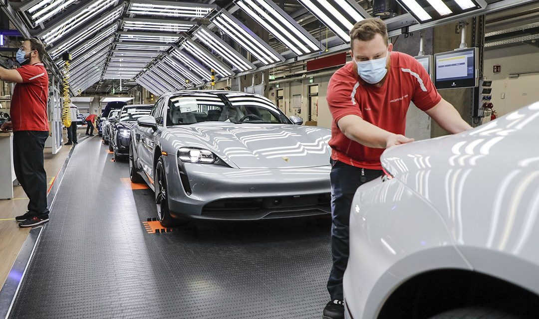 Porsche Daftar Paten Bodi Mobil Yang Bisa Berubah Warna