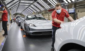 Porsche Daftar Paten Bodi Mobil Yang Bisa Berubah Warna
