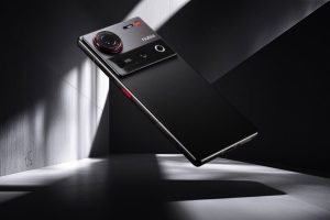 Nubia Z70 Ultra Pertahankan Desain Layar Penuh Tanpa Notch