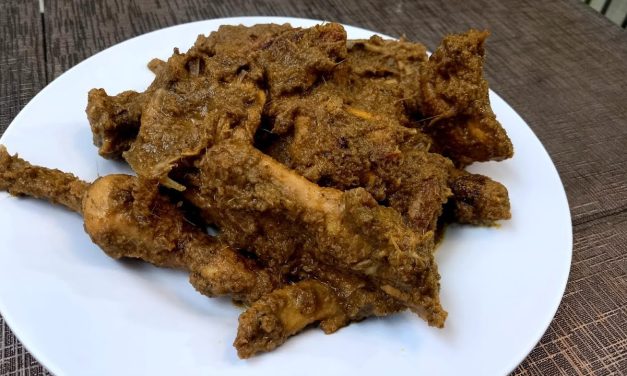 Ayam Pinadar Khas Batak Toba Kaya Rempah Dan Andaliman