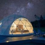 Tren Wisata Astro-Glamping: Tidur Beratap Kaca Di Bawah Bintang