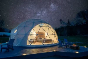 Tren Wisata Astro-Glamping: Tidur Beratap Kaca Di Bawah Bintang