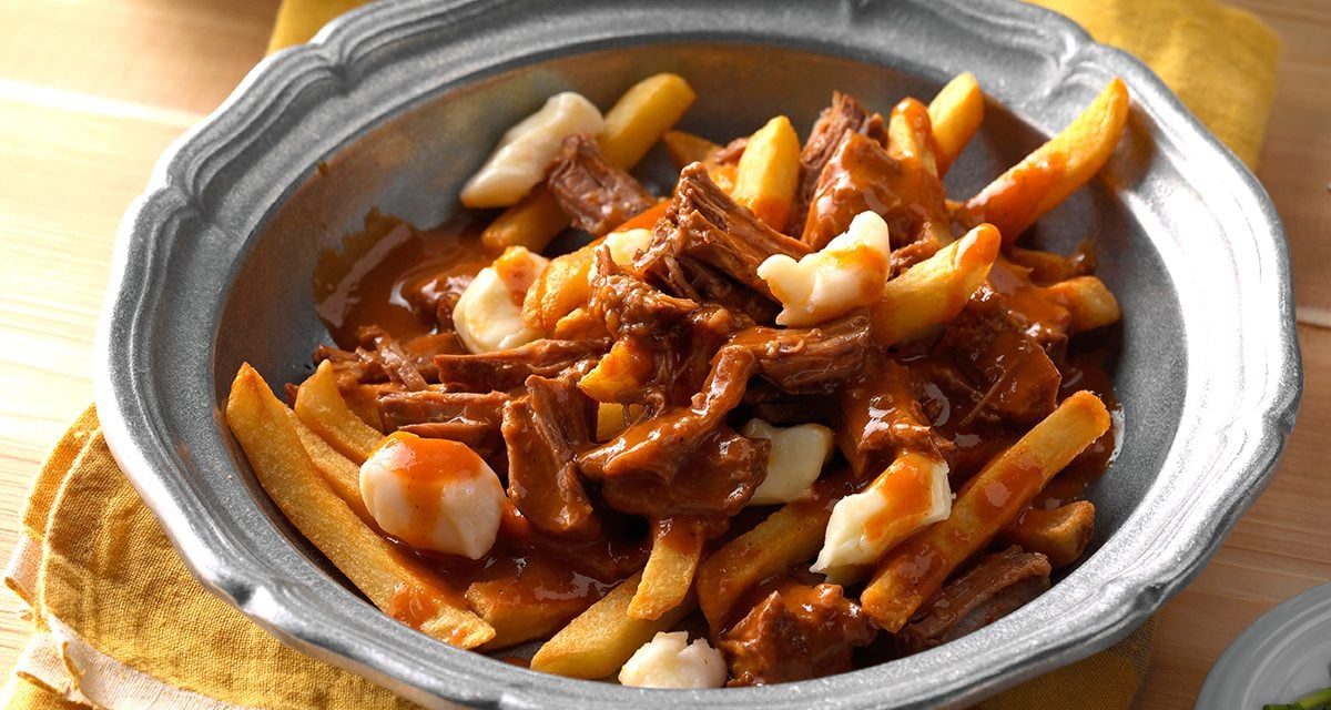 Poutine Khas Quebec: Kentang Siram Kaldu Daging Dan Keju