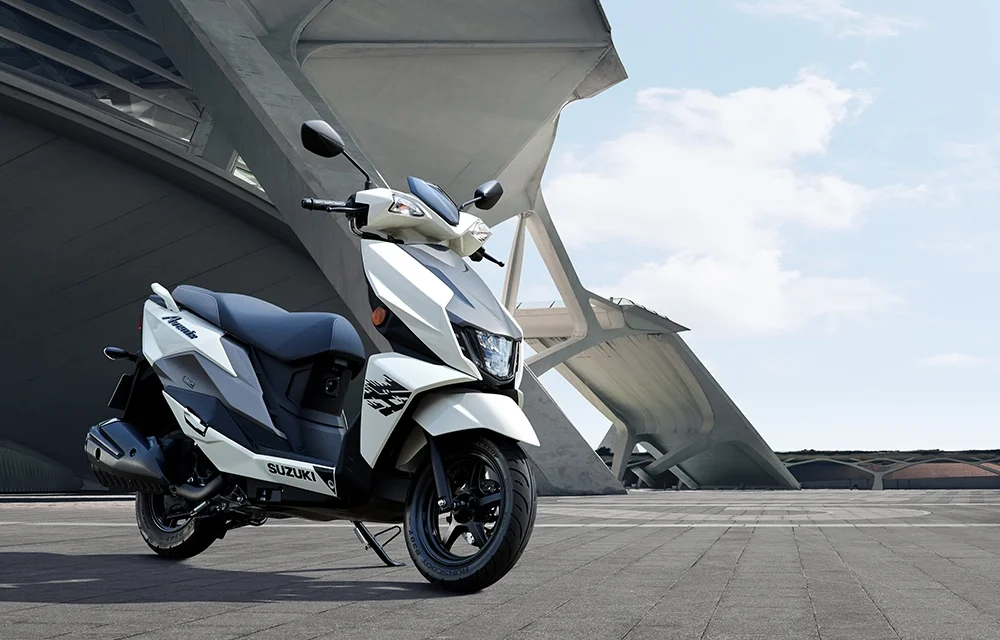 Suzuki Avenis 125 Varian Metallic Sonic Silver Terbaru Resmi Rilis
