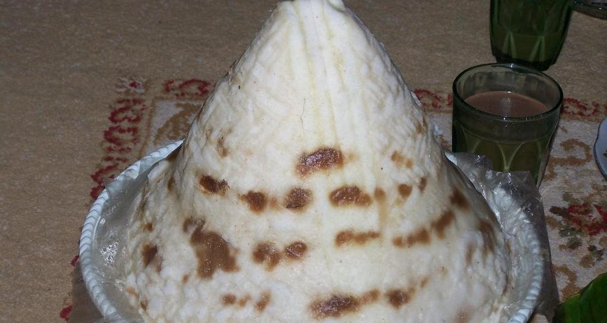 Kue Kampeng Khas Madura: Kudapan Pasar Bentuk Kerucut Unik