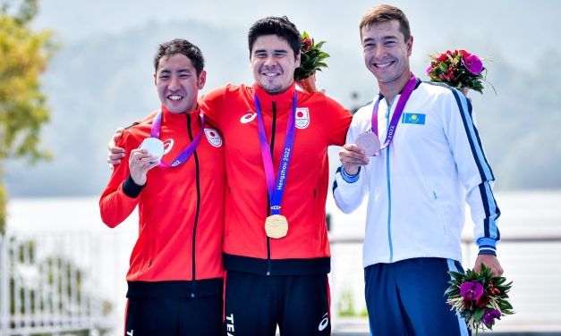 Kenji Nener Persembahkan Kemenangan Di Triatlon Putra