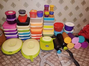 Atasi Karet Tupperware Berbau Tak Sedap Dengan Jeruk Nipis